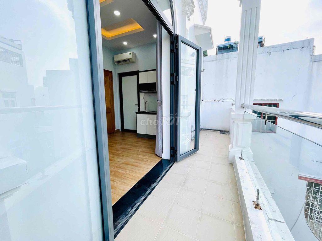 6TR8 STUDIO BAN CÔNG RỘNG • CỬA SỔ VÒM SIÊU ĐẸP • TRỐNG SẴN VÀO Ở NGAY