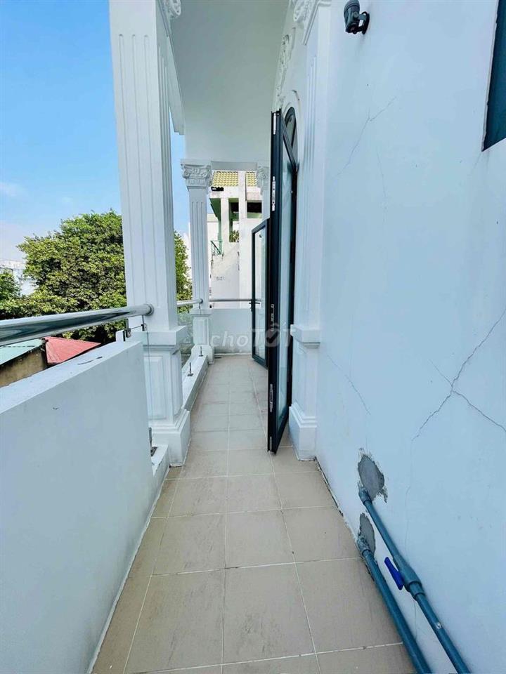 6TR8 STUDIO BAN CÔNG RỘNG • CỬA SỔ VÒM SIÊU ĐẸP • TRỐNG SẴN VÀO Ở NGAY