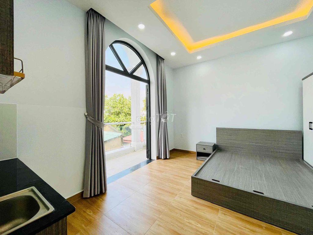 6TR8 STUDIO BAN CÔNG RỘNG • CỬA SỔ VÒM SIÊU ĐẸP • TRỐNG SẴN VÀO Ở NGAY
