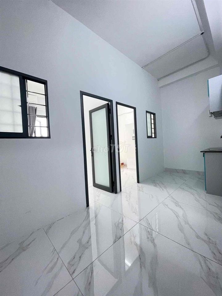 9TR5 CĂN 2PN FULL NỘI THẤT • 40M² • CỬA SỔ ĐÓN NẮNG • GẦN ĐH VĂN LANG