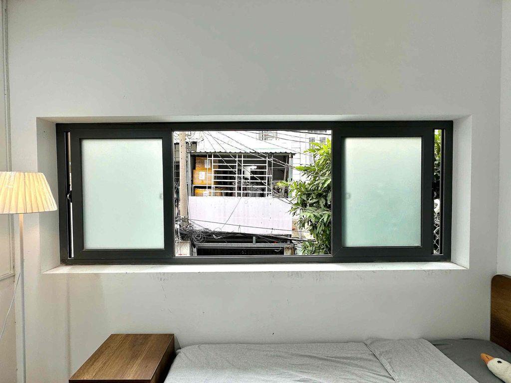 8TR5 • 1PN TÁCH BẾP, CỬA SỔ ĐÓN NẮNG, FULL NỘI THẤT