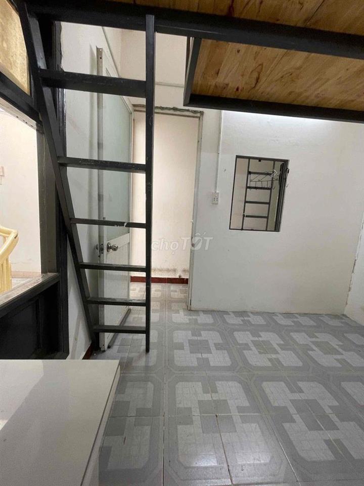 8TR8 căn 1PN BAN CÔNG tách bếp full nội thất, máy giặt riêng
