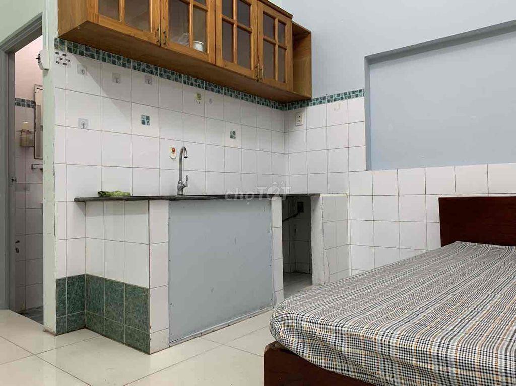 Studio nhỏ xinh đầy đủ nội thất xe hơi tận cửa ngay Thích Quảng Đức
