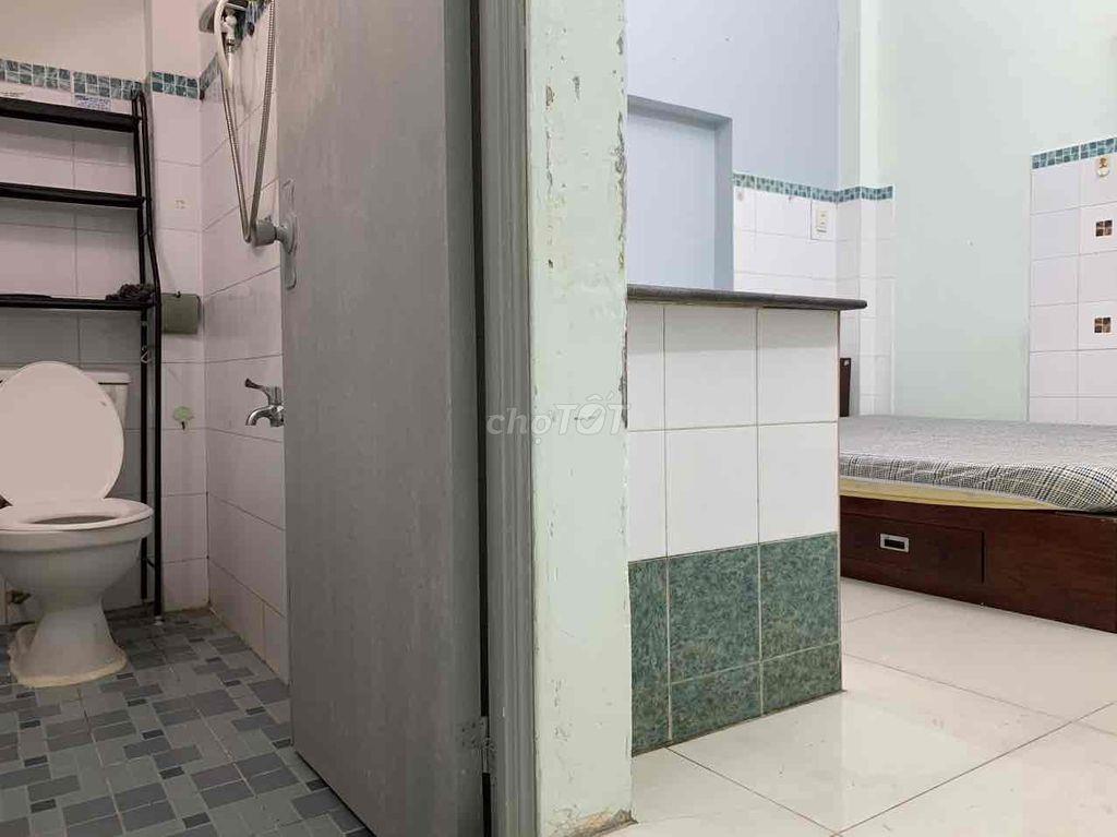 Studio nhỏ xinh đầy đủ nội thất xe hơi tận cửa ngay Thích Quảng Đức