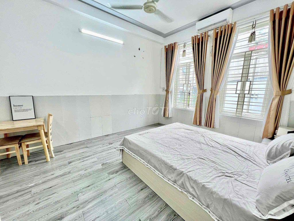 MỚI HOÀN THIỆN 2PN 2WC FULL NỘI THẤT CỬA SỔ LỚN NGAY HOÀNG HOA THÁM