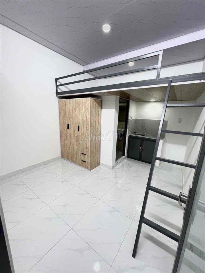 Gác full nội thất trống sẵn ở được liền ngay ĐH Văn Lang