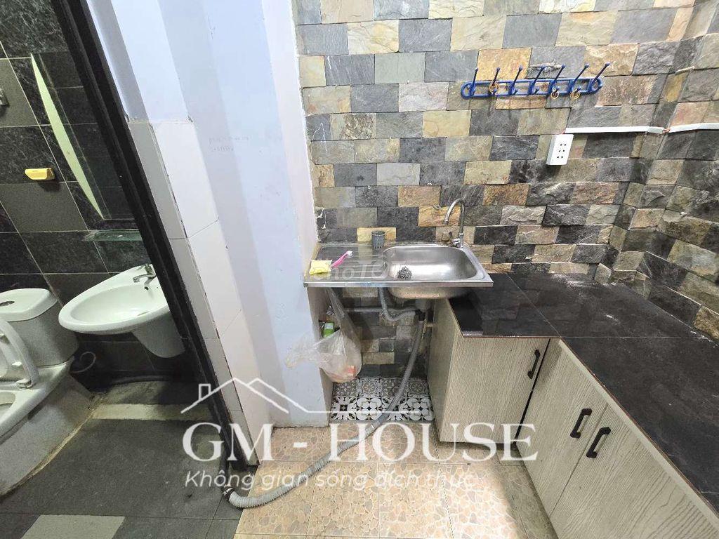2 phòng ngủ 2wc 2 máy lạnh, tách bếp ngay Nguyễn Gia Trí