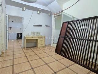 2 phòng ngủ 2wc 2 máy lạnh, tách bếp ngay Nguyễn Gia Trí