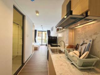 Căn hộ 35m2,  đầy đủ nội thất, ban công lớn, Ngay Võ Oanh