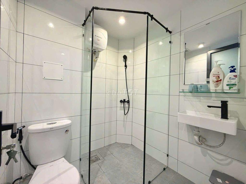 Căn hộ 35m2,  đầy đủ nội thất, ban công lớn, Ngay Võ Oanh