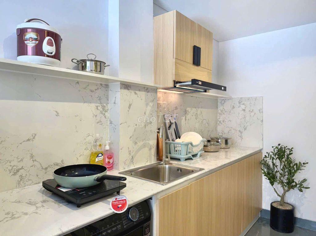 Căn hộ 35m2,  đầy đủ nội thất, ban công lớn, Ngay Võ Oanh