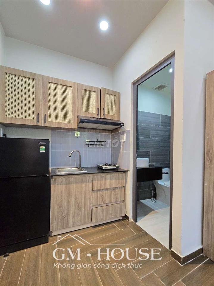 Căn hộ 25m2, cửa sổ lớn, full nội thất, Ngay D5 đối diện Ngoại Thương