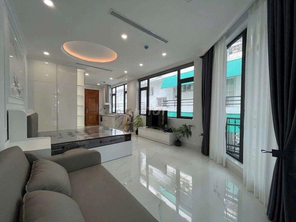 Trống lại căn hộ 35m2, cửa sổ lớn. Ngay Điện Biên Phủ