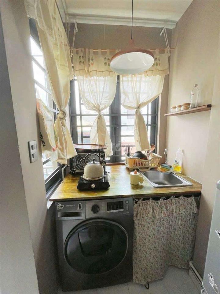 Nguyên tầng có ban công, máy giặt riêng. Ngay Nơ Trang Long,  B.Thạnh