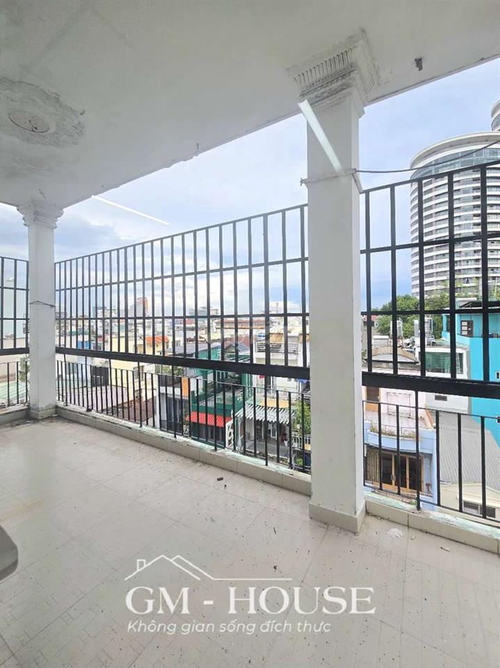 Căn hộ 30m2 ban công lớn ngay Ngô Tất Tố