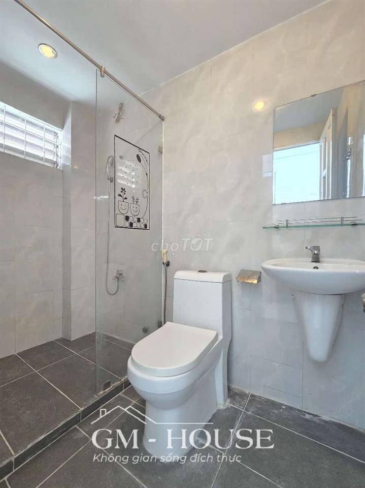 Căn hộ 30m2 ban công lớn ngay Ngô Tất Tố