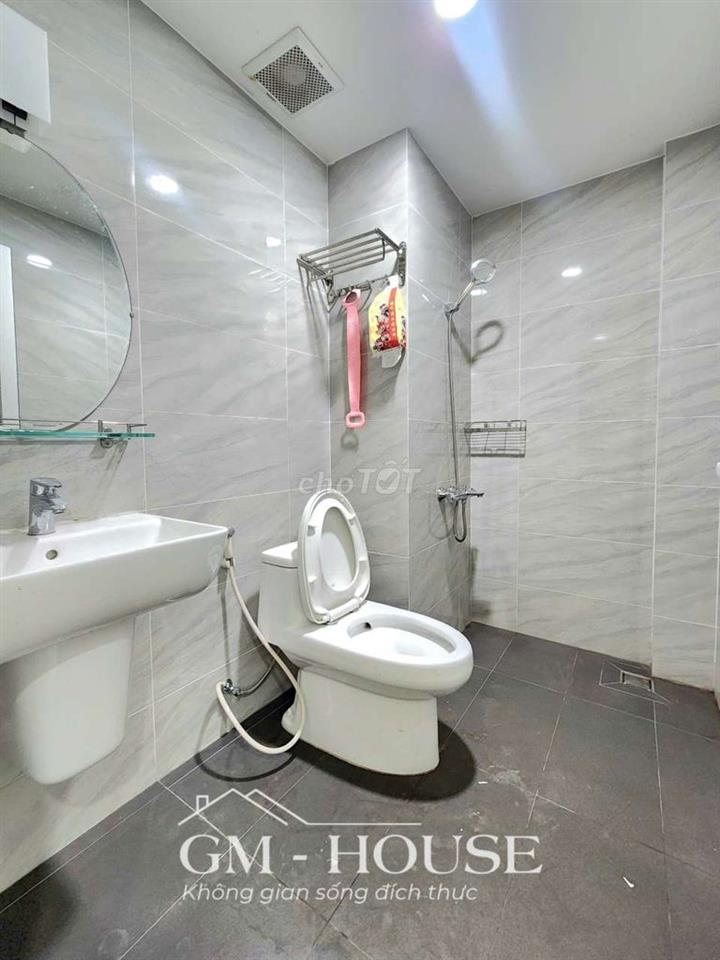 Căn hộ 1 phòng ngủ 60m2, ban công, m.giặt riêng ngay Nguyễn Văn Thương