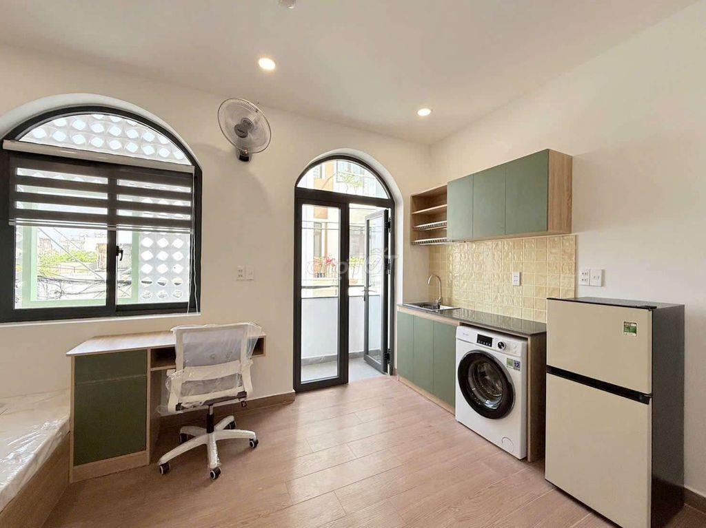 Căn hộ 30m2 full nội thất, ban công ngay Nguyễn Văn Thương