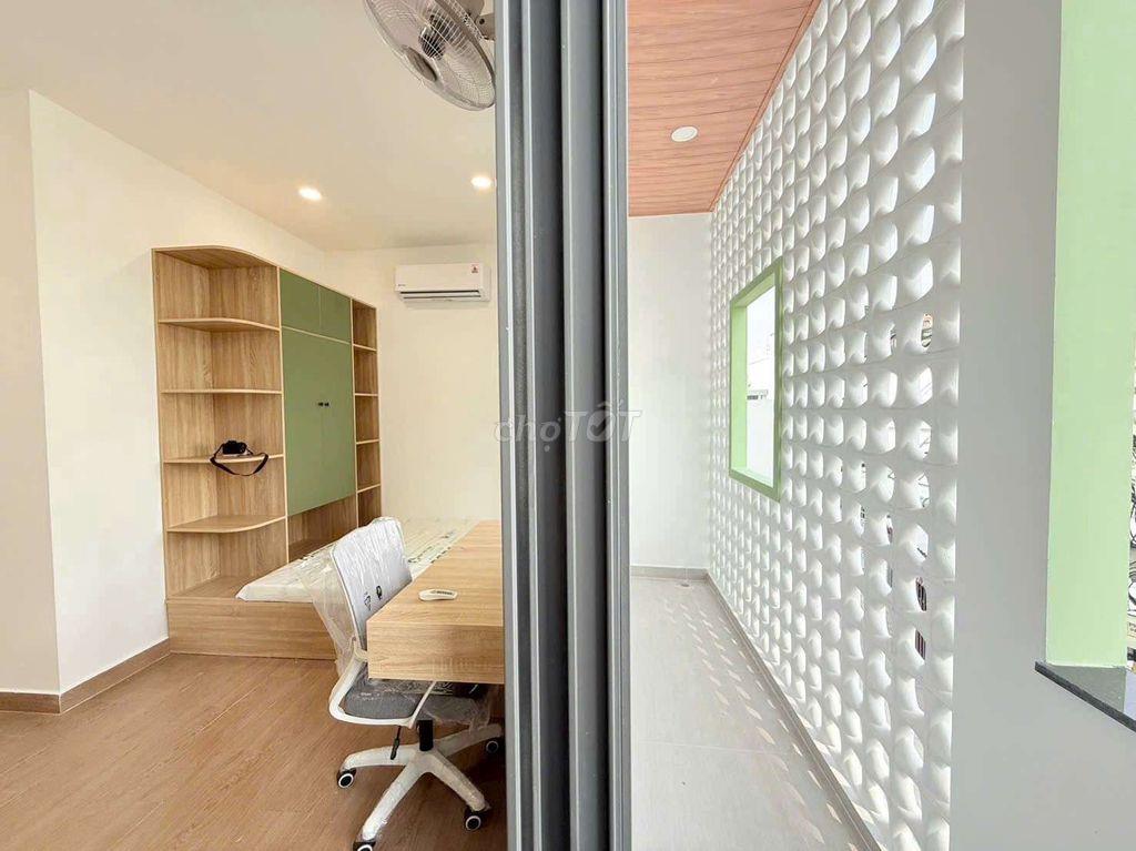 Căn hộ 30m2 full nội thất, ban công ngay Nguyễn Văn Thương