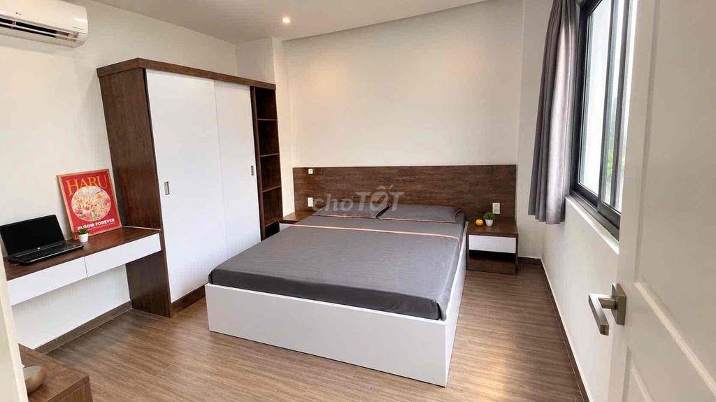 Căn hộ 1 phòng ngủ full nội thất ban công thoáng mát Quận 1 9tr3
