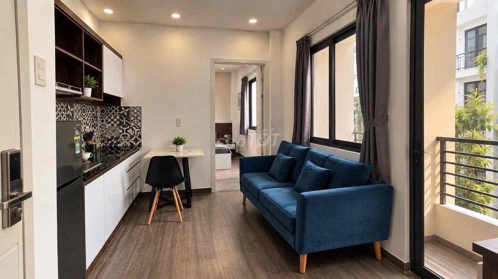 Căn hộ 1 phòng ngủ full nội thất ban công thoáng mát Quận 1 9tr3