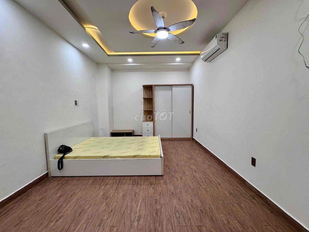 Căn hộ 1PN 100m2 Full nội thất ban công rộng Nguyễn Xí Bình Thạnh