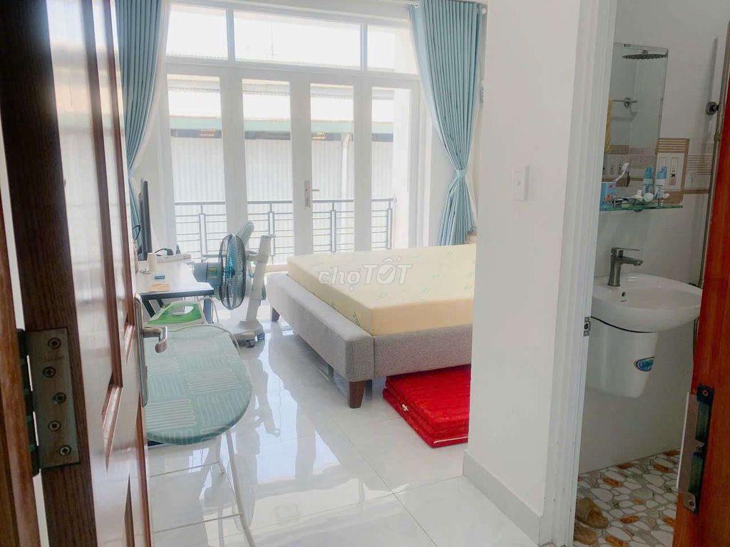 Nhà hẻm 310 Dương Quảng Hàm p5 GV. 4 tầng. 4pn.5 wc