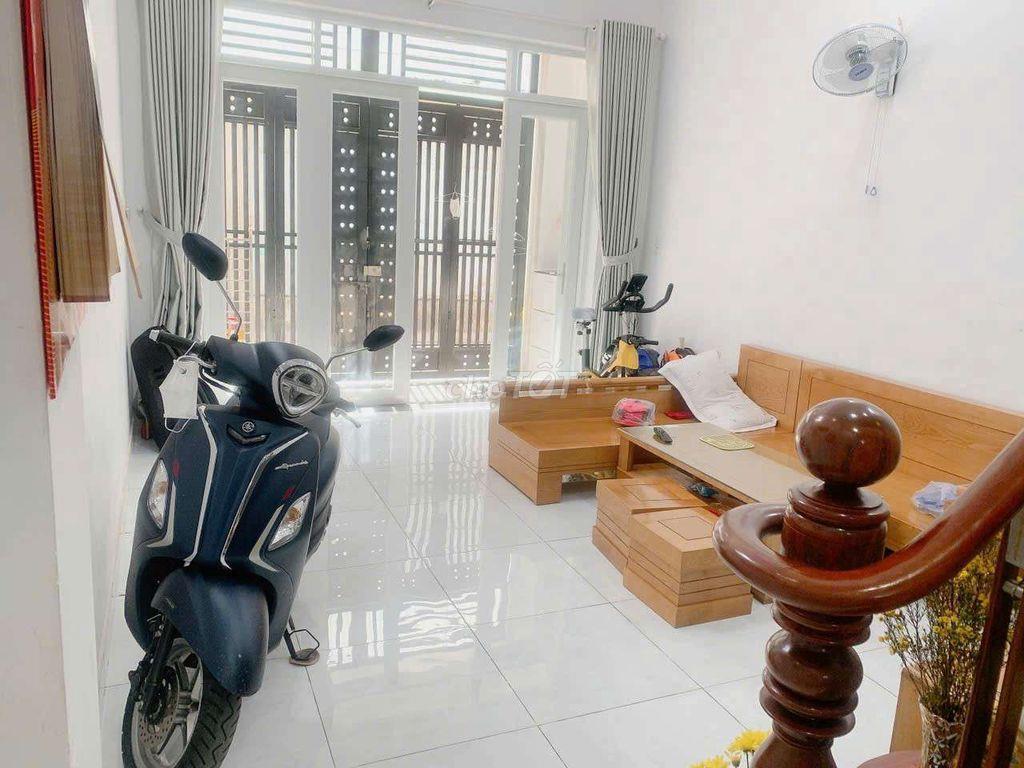 Nhà hẻm 310 Dương Quảng Hàm p5 GV. 4 tầng. 4pn.5 wc