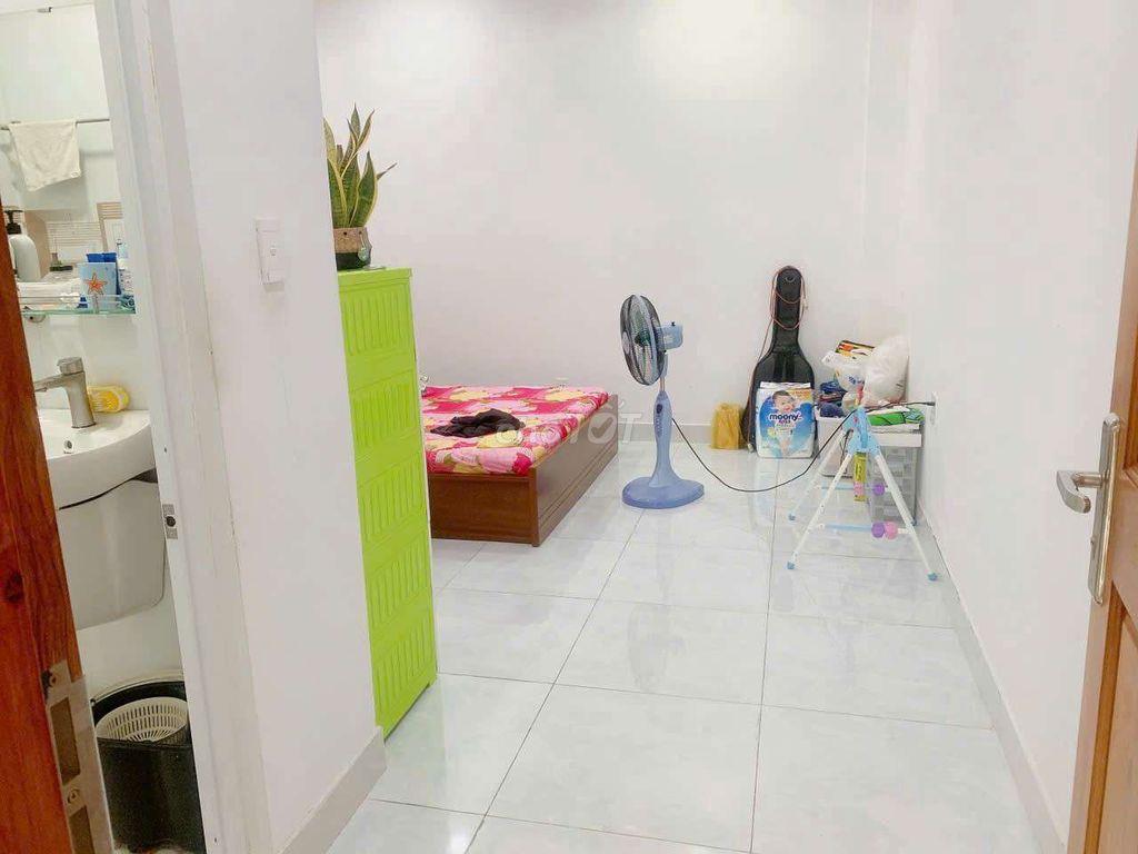 Nhà hẻm 310 Dương Quảng Hàm p5 GV. 4 tầng. 4pn.5 wc