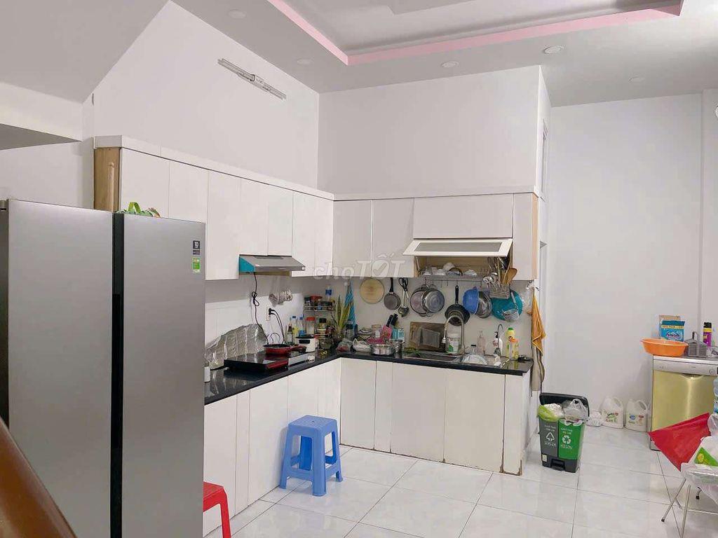 Nhà hẻm 310 Dương Quảng Hàm p5 GV. 4 tầng. 4pn.5 wc