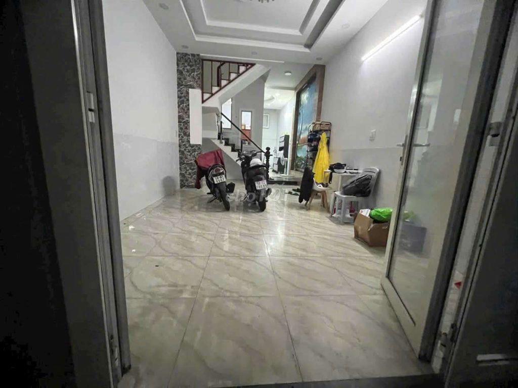 Nhà HXT Dương Quảng Hàm P7 GV. Trệt ,2 lầu . ST. 4pn.5 wc