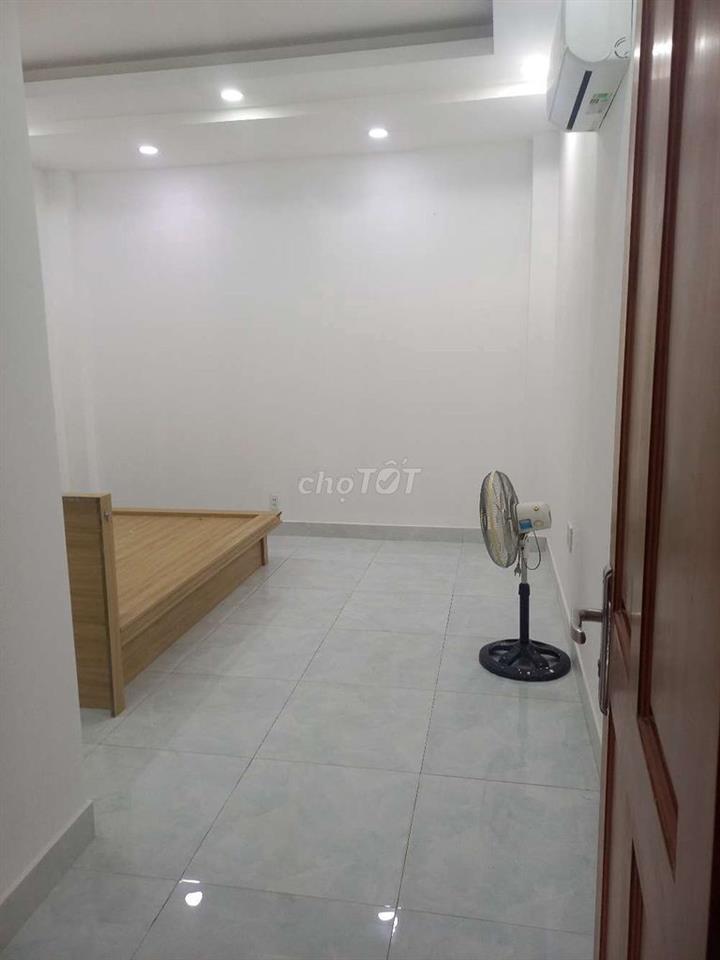 Nhà Dương Quảng Hàm HXT . 4 tầng. 5pn.5 wc. St