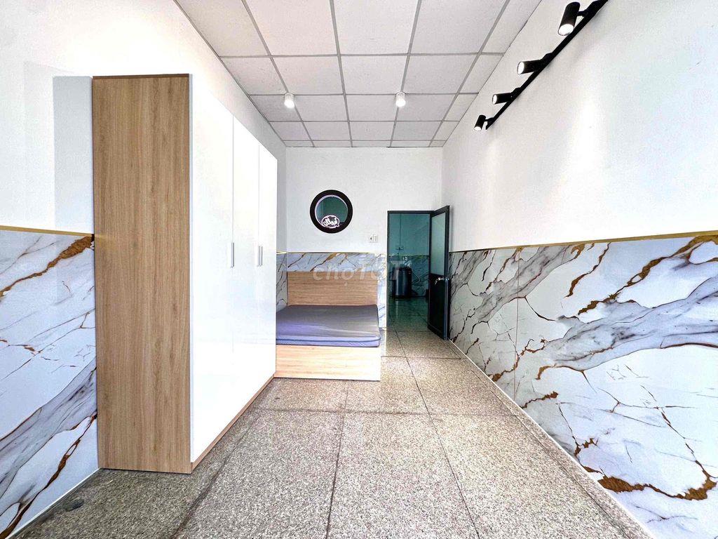 Nguyên lầu 1 -90m2-2Pn + ban công- nhà mặt tiền