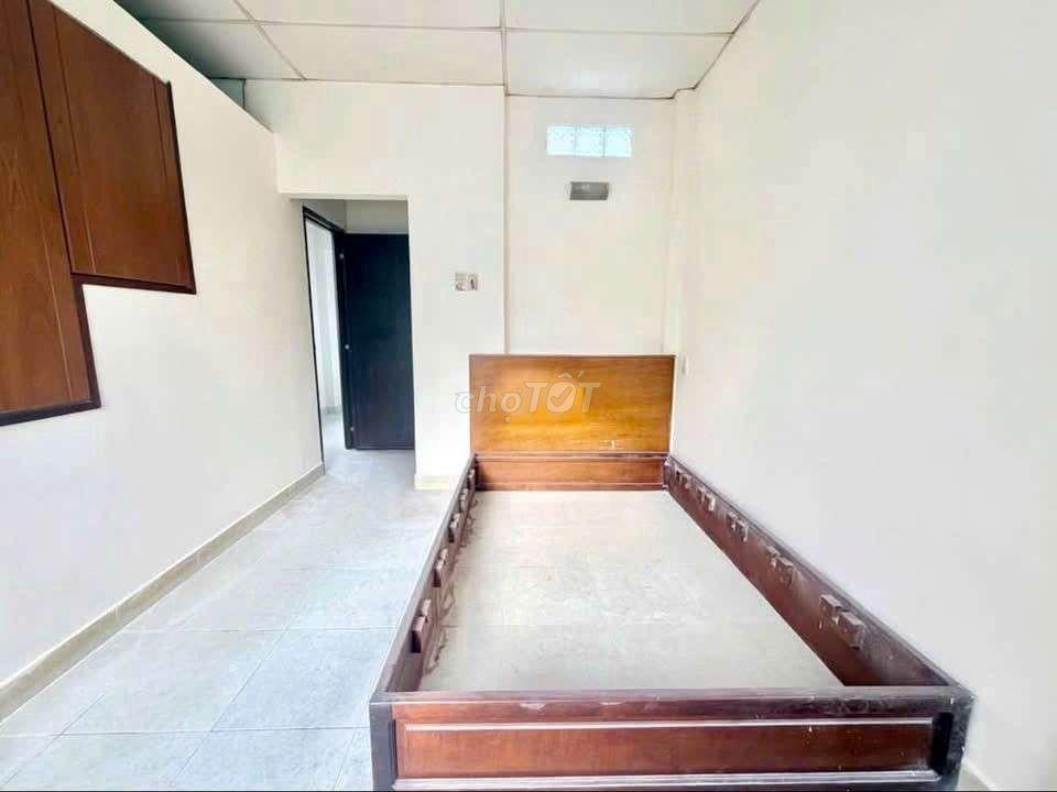 Nguyên căn cho thuê 4pn Hồ Xuân Hương Bình Thạnh. 