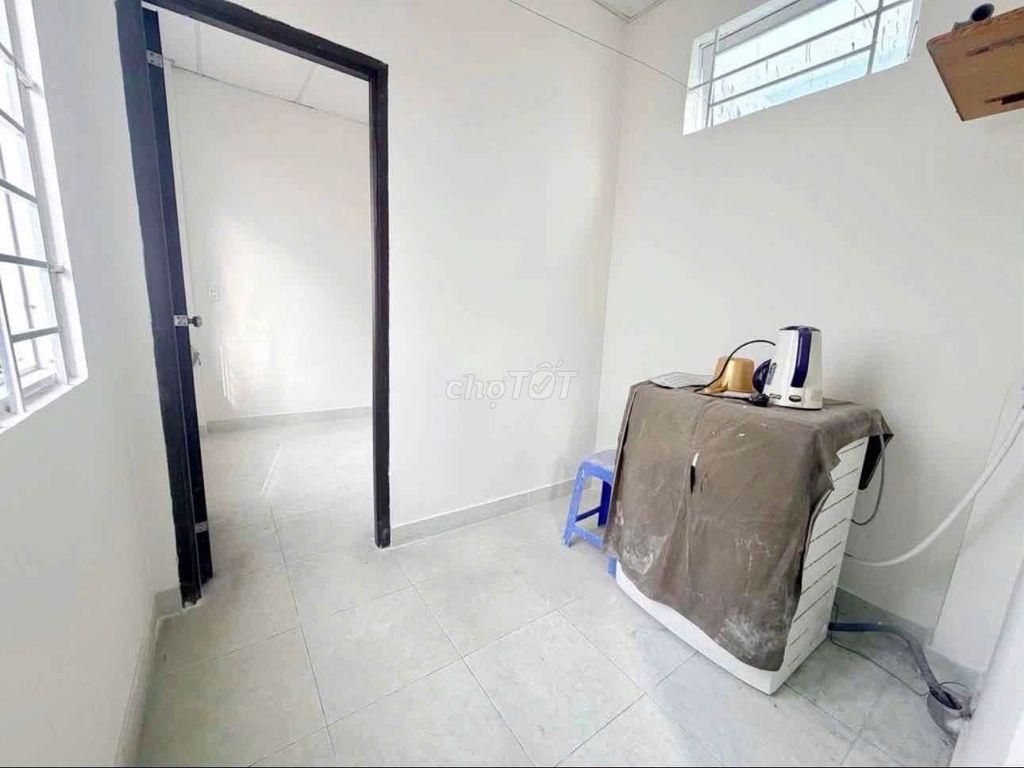 Nguyên căn cho thuê 4pn Hồ Xuân Hương Bình Thạnh. 