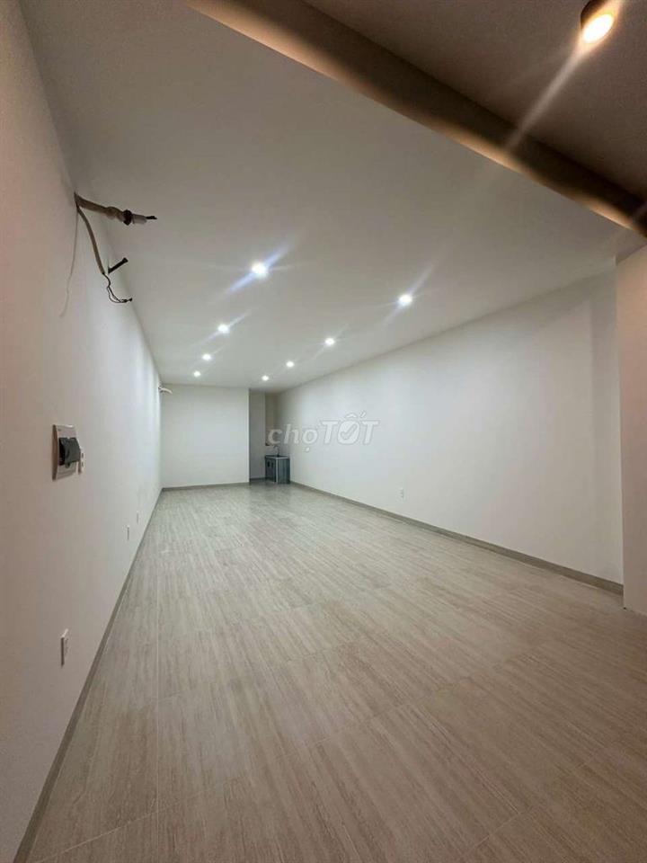Mặt bằng HXH đỗ cửa cho thuê KD tự do Mai Xuân Thưởng BT. 