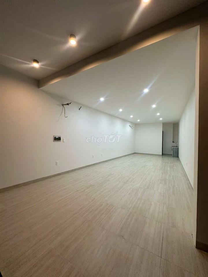 Mặt bằng HXH đỗ cửa cho thuê KD tự do Mai Xuân Thưởng BT. 