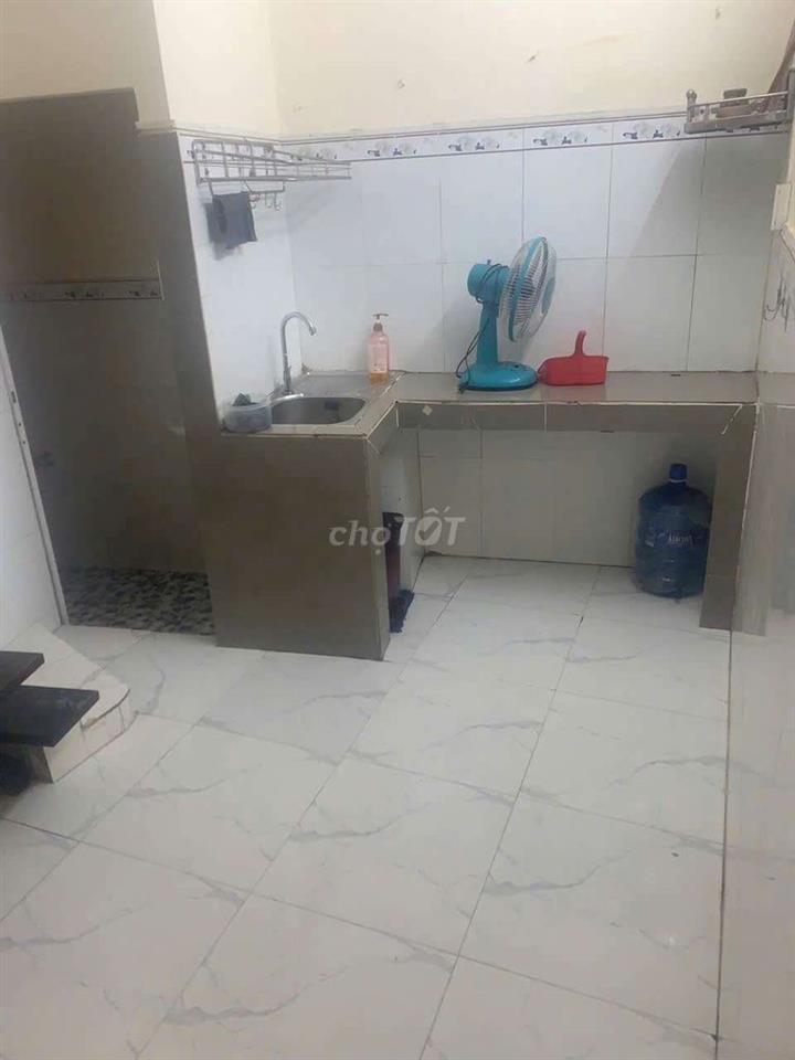 Nguyên căn cho thuê 1t 1l 2pn 2w Phạm Văn Đồng Gò Vấp. 