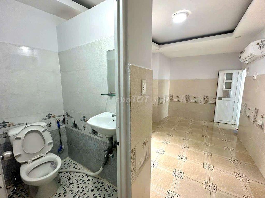 Nguyên căn cho thuê 2pn 3w Thích Quảng Đức Phú Nhuận. 