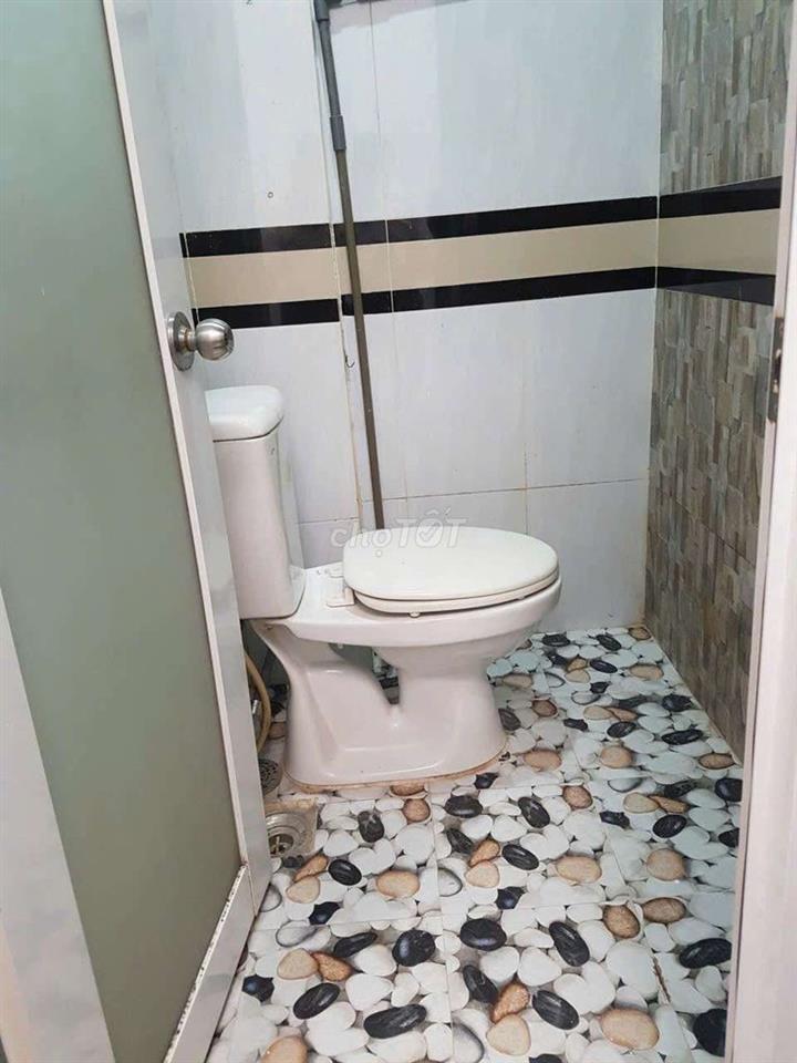 Nguyên căn cho thuê 1t 1l 2pn 2w Huỳnh Văn Bánh Phú Nhuận. 