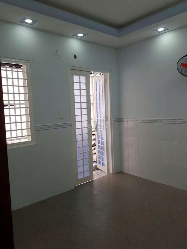 Nguyên căn cho thuê 1t 1l 2pn 2w Huỳnh Văn Bánh Phú Nhuận. 
