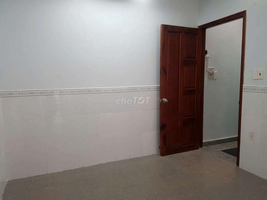 Nguyên căn cho thuê 1t 1l 2pn 2w Huỳnh Văn Bánh Phú Nhuận. 