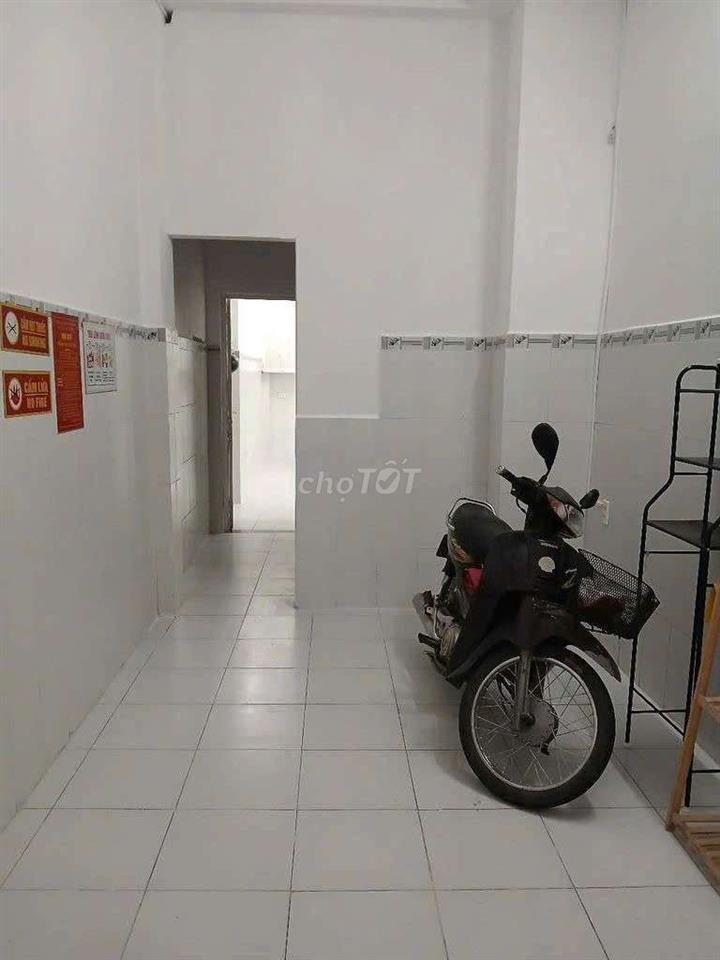 Nguyên căn cho thuê 5pn 5w Nguyễn Tiểu La Quận 10. 