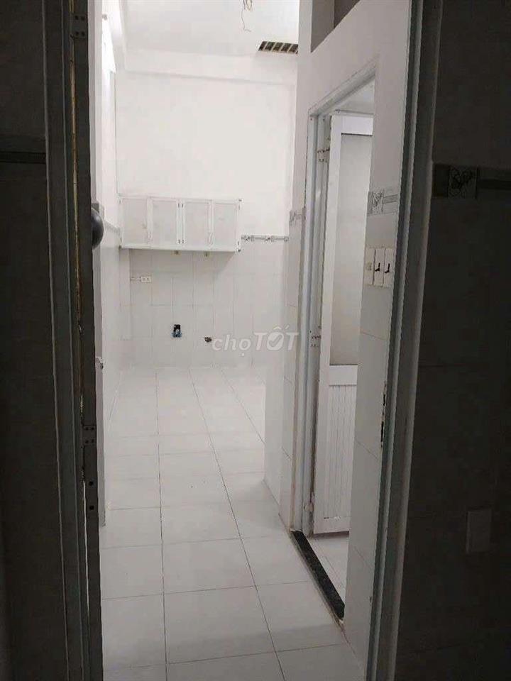 Nguyên căn cho thuê 5pn 5w Nguyễn Tiểu La Quận 10. 
