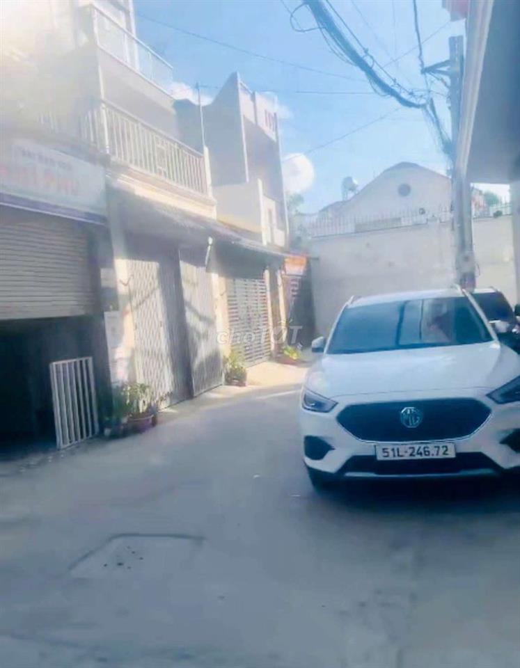 Nguyên căn hẻm 2 xe hơi cho thuê KD tự do Tô Ngọc Vân Q12. 
