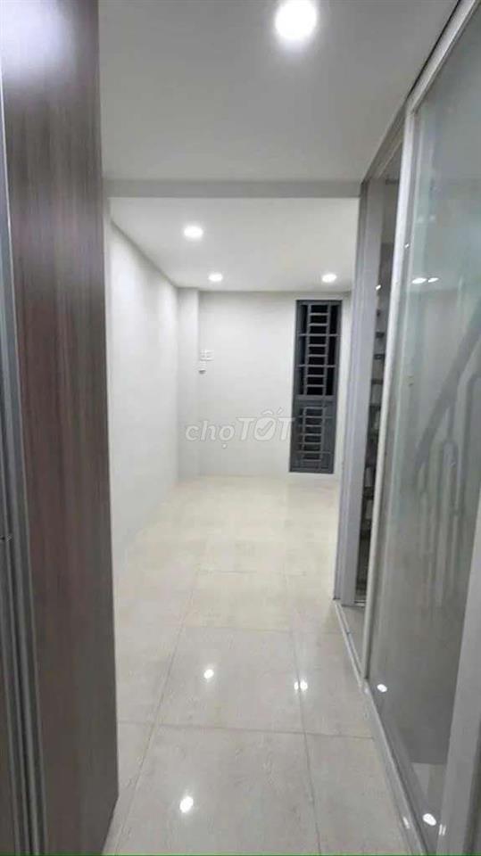 Nguyên căn cho thuê nhà mới đẹp 1t 2l Lê Hồng Phong Q10.