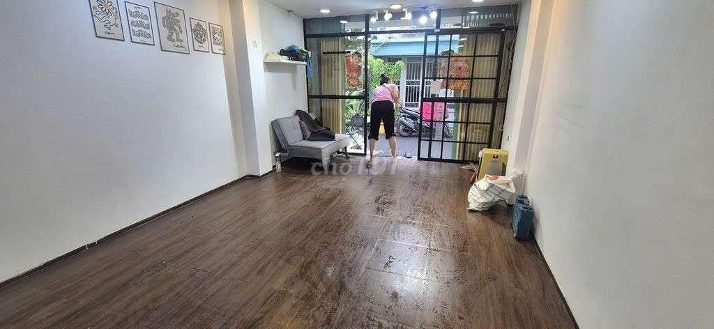 Cho thuê chung cư đường Sư Vạn Hạnh Quận 10. 
