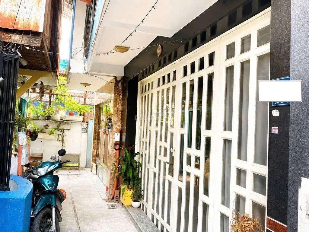 Nguyên căn cho thuê full nội thất CMT8 Quận 3. 