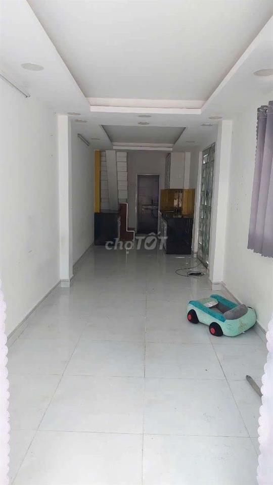 Nguyên căn cho thuê 1t 2l 3pn Võ Văn Kiệt Quận 1. 