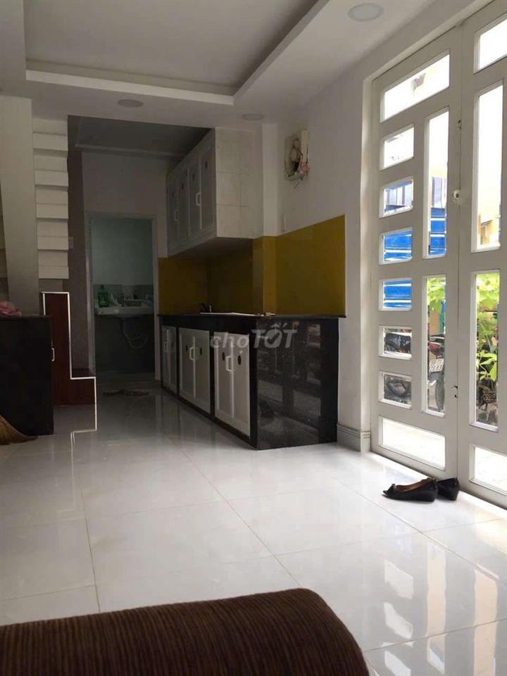 Nguyên căn cho thuê 1t 2l 3pn Võ Văn Kiệt Quận 1. 
